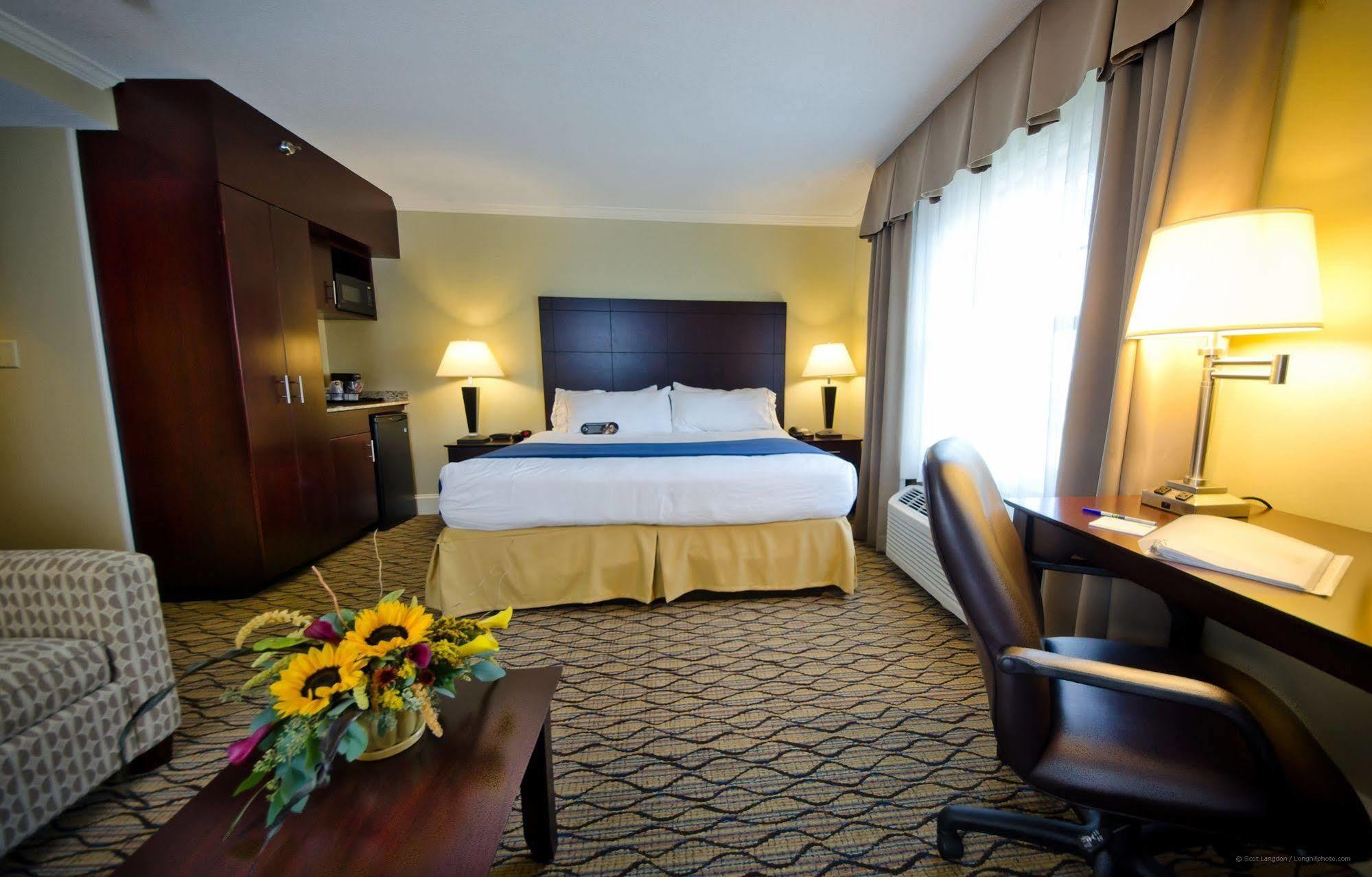 Holiday Inn Express And Suites Merrimack, An Ihg Hotel Dış mekan fotoğraf